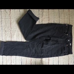 High Waisted Black Levi’s Jeans